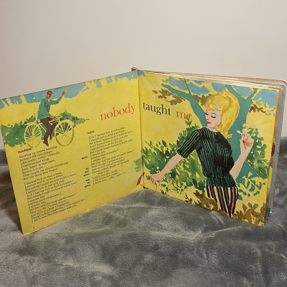 Barbie Sings! 45 RPM Single-book of 3 - Picture 5 of 9